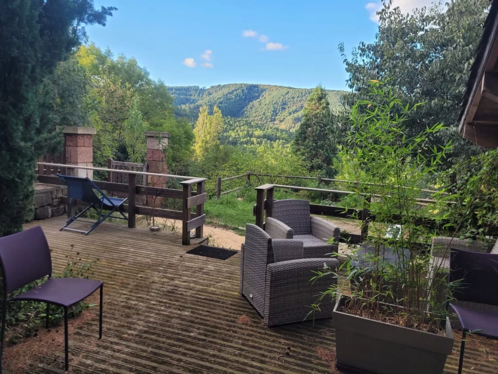 Steinhaus und Freischwimmbad, 4 Betten, 2SZ