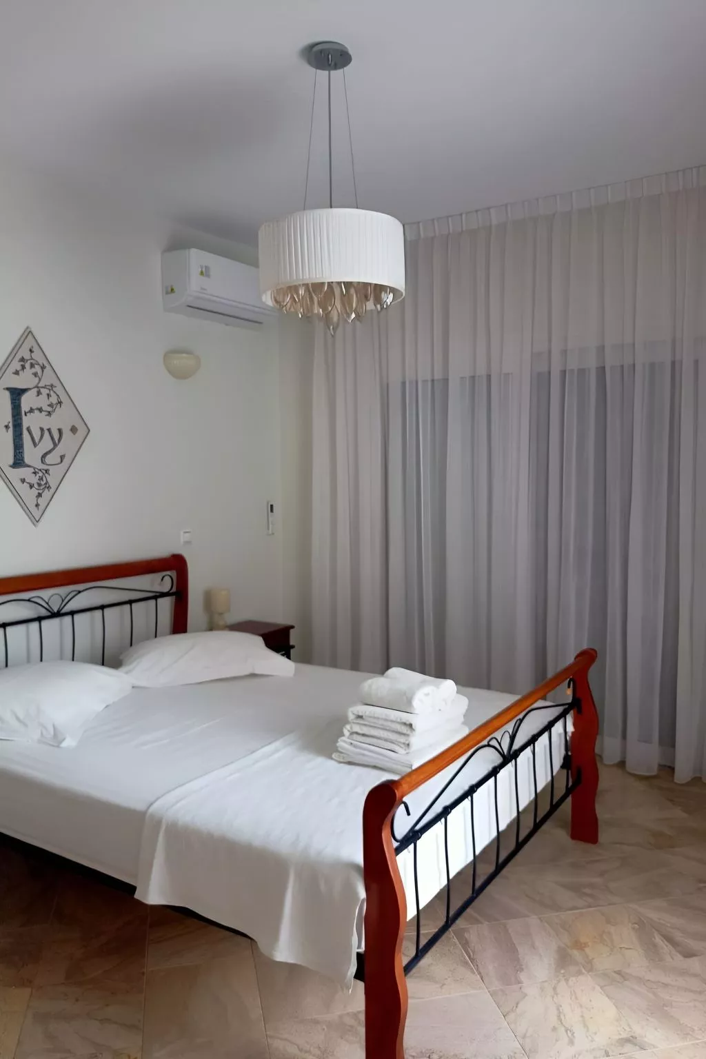 Anwesen "Villa Livadia" mit Infinity-Pool-Binnen