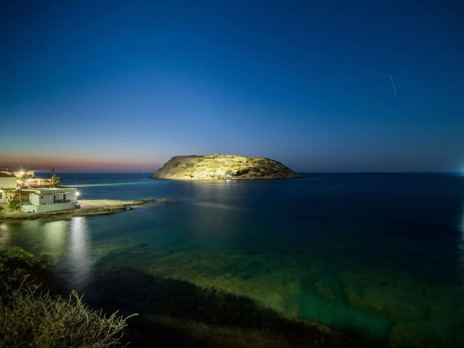 Neue Villa Moments am Meer mit Whirlpool, 50 m zum Strand-Buiten