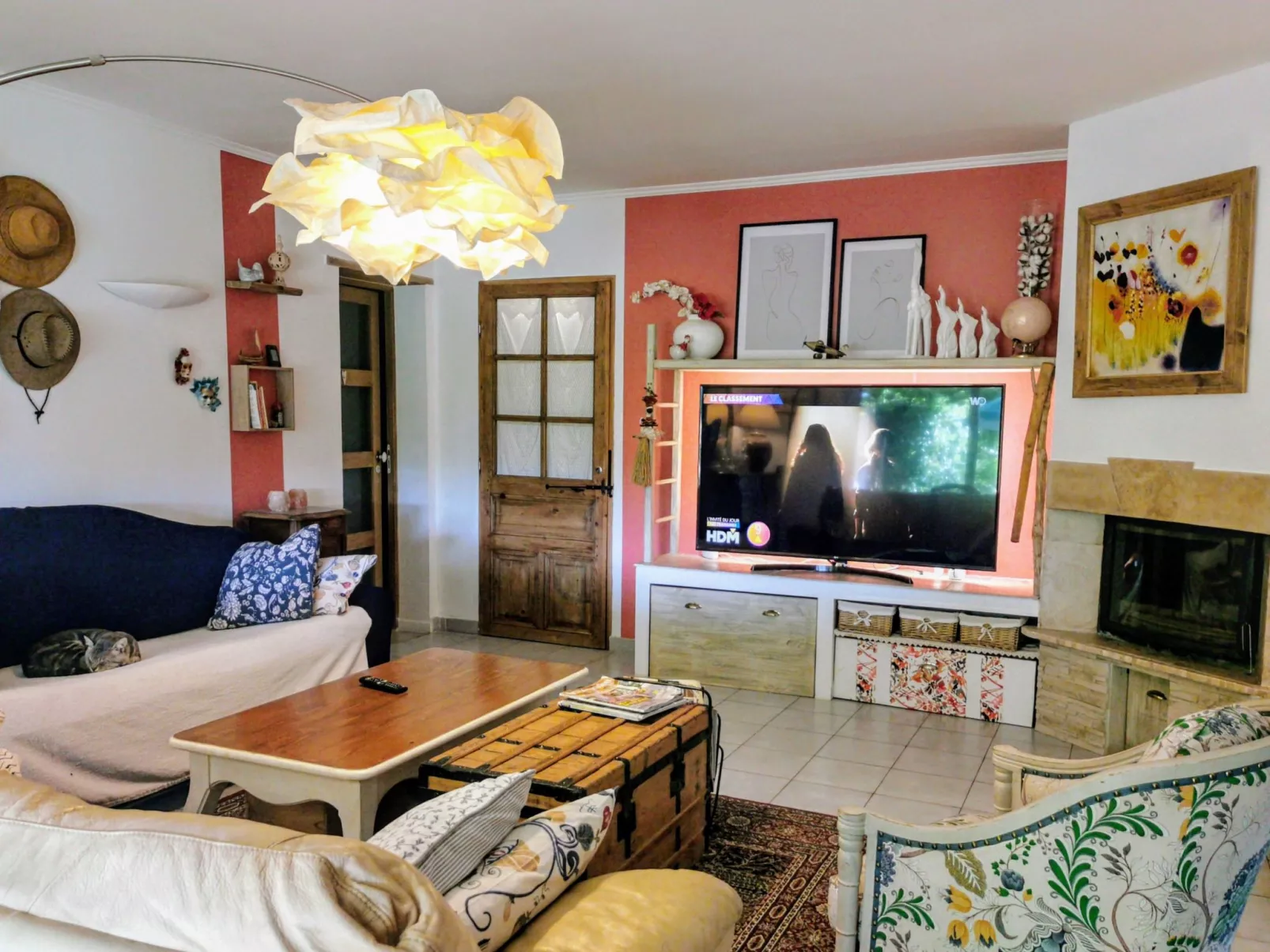 Auf dem Land mit Pool-Binnen