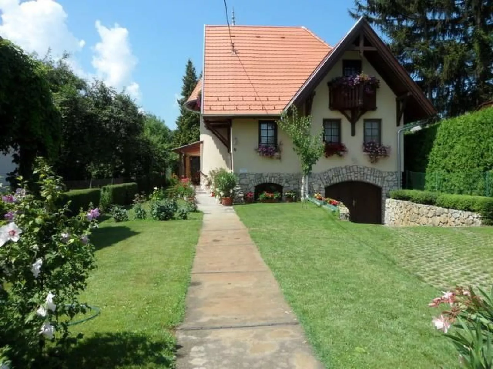 Wohnung mit privatem Pool