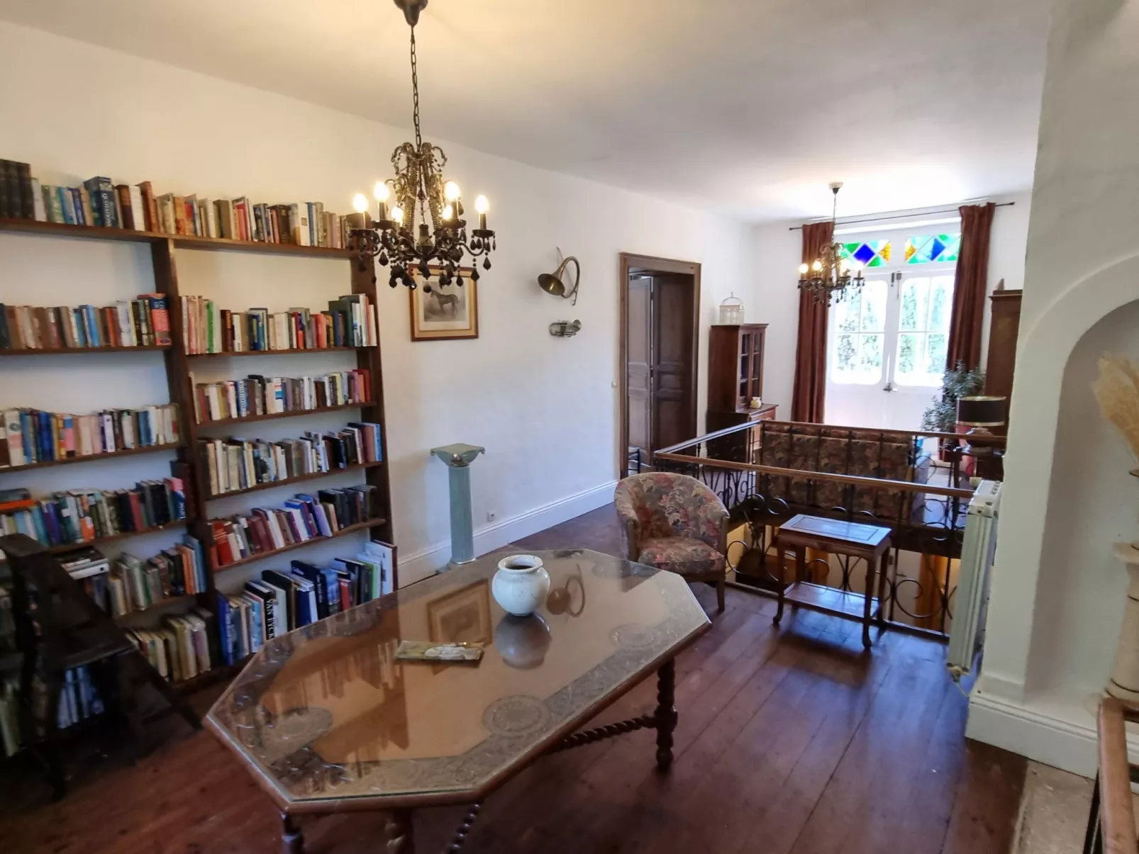 8-Zimmer-Schloss mit Pool und eigenem Park