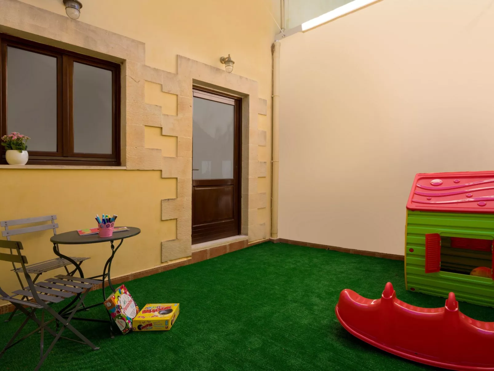 "Villa Erontas" mit Blick auf das Wasser-Buiten