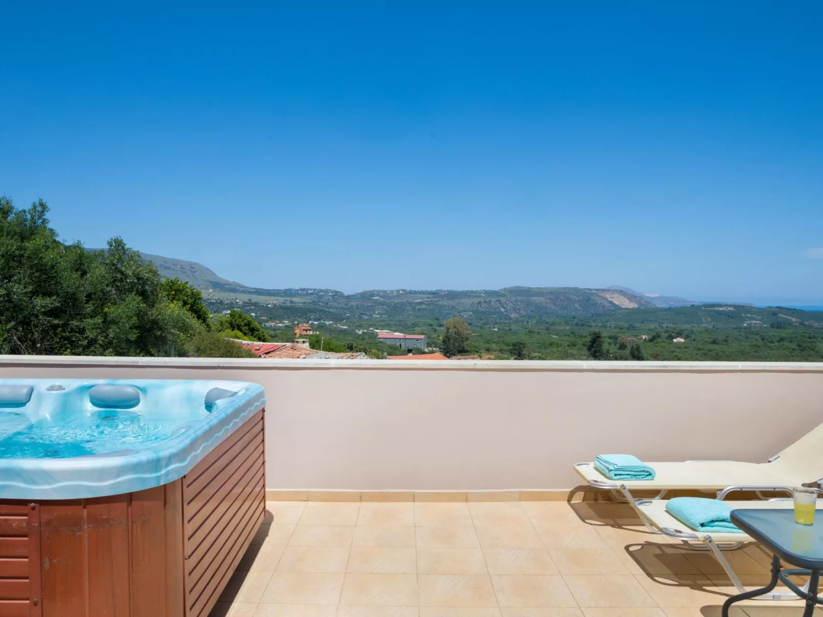 "Villa Aladanos" mit privatem Pool-Buiten