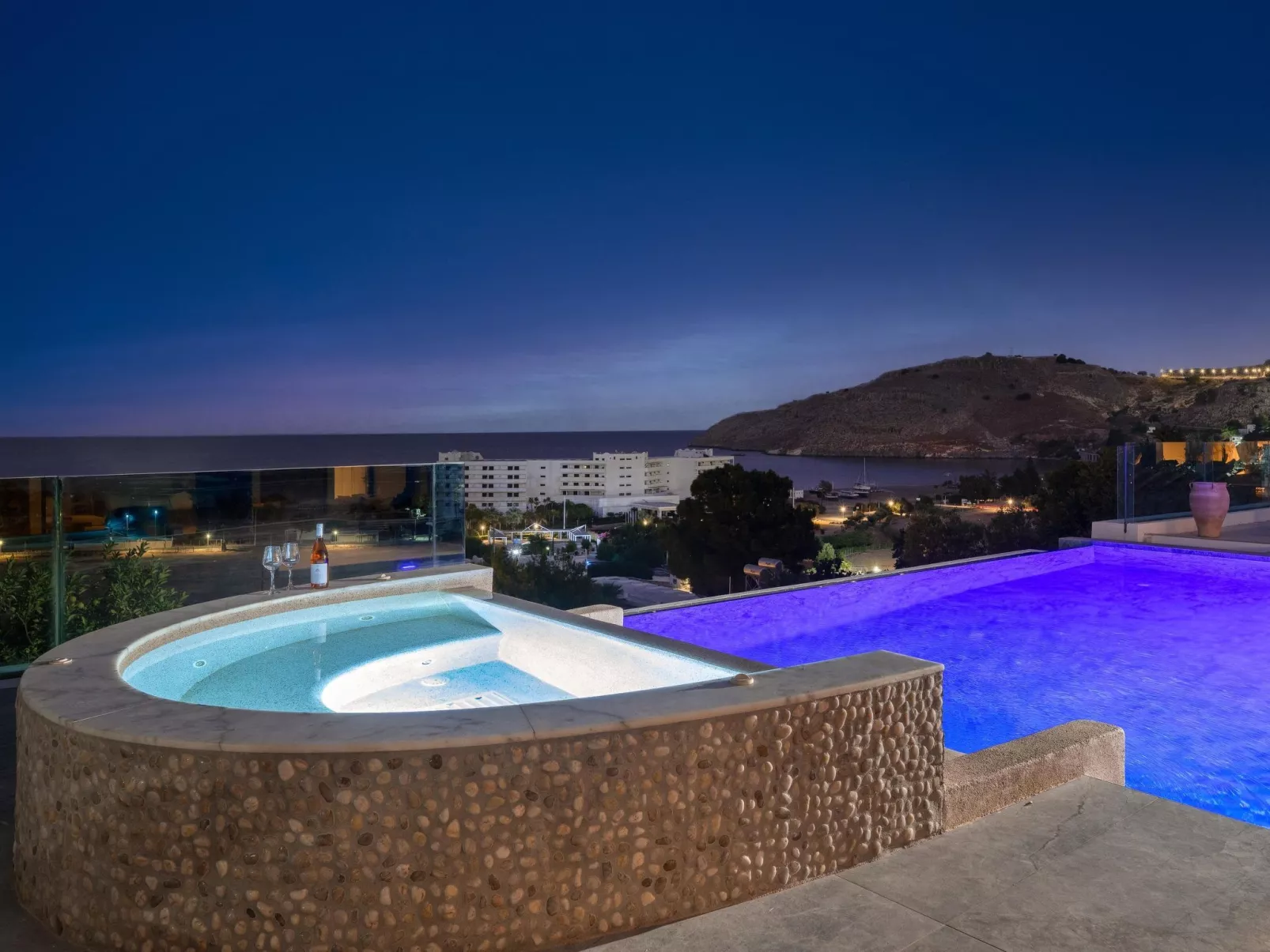 Moderne Luxusvilla-Image-tags.info