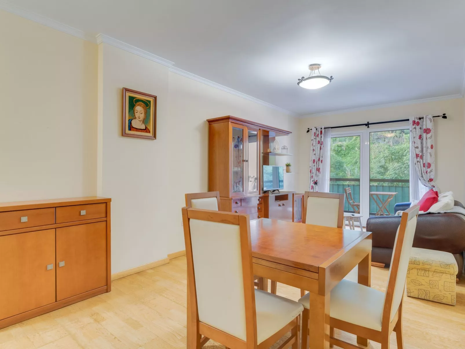 "Isabel" mit Balkon-Binnen