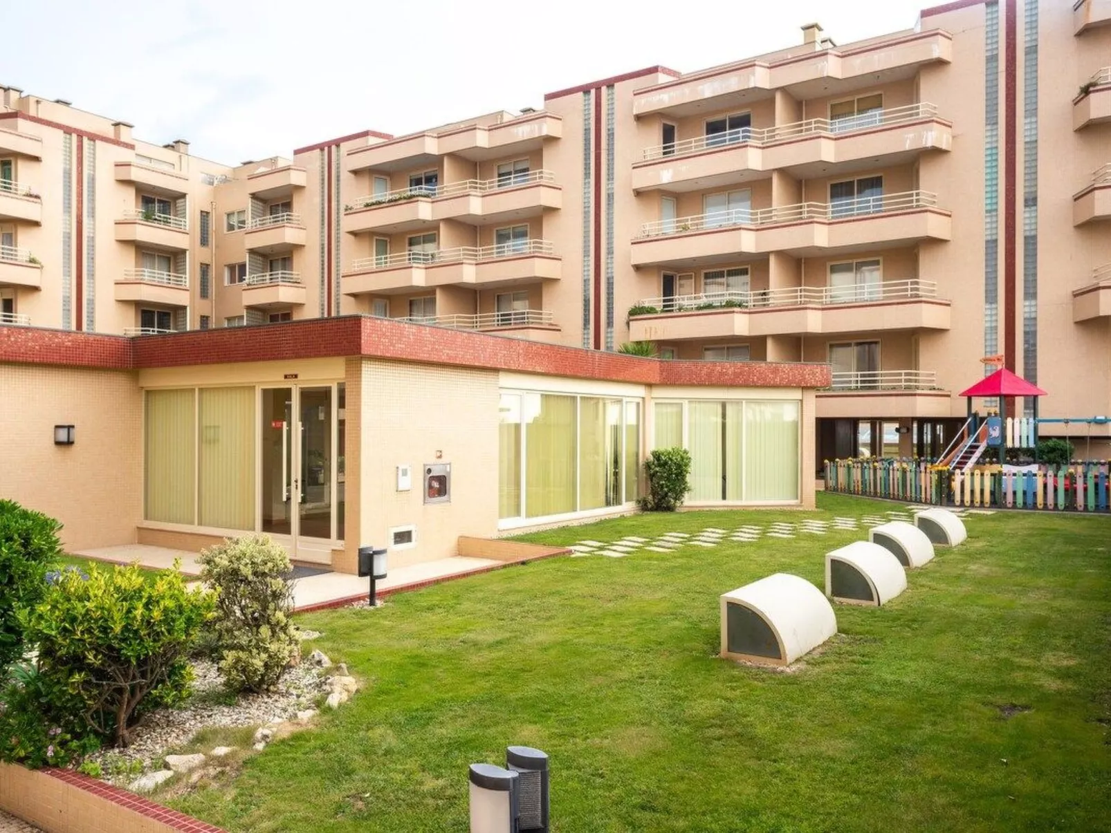 Meerblick First Line mit 2 Pools 1-Buiten