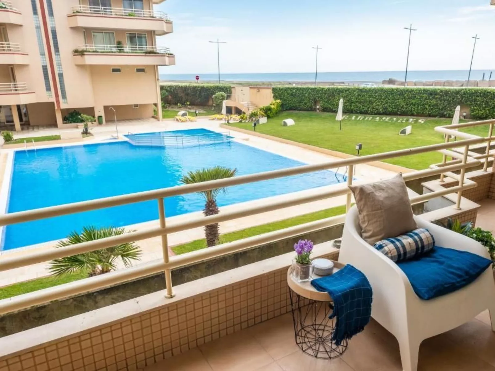 Meerblick Erste Linie mit 2 Pools 4-Buiten