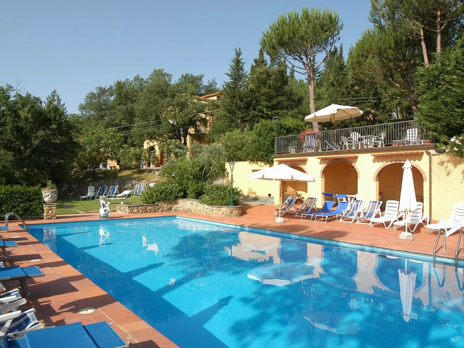 'Villa Rondini' mit Terrasse-Buiten