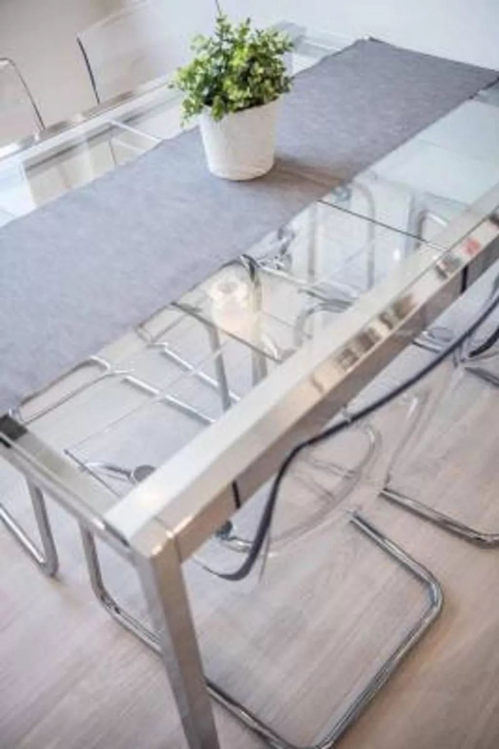 Elegante Penthouse-Wohnung mit Seeblick