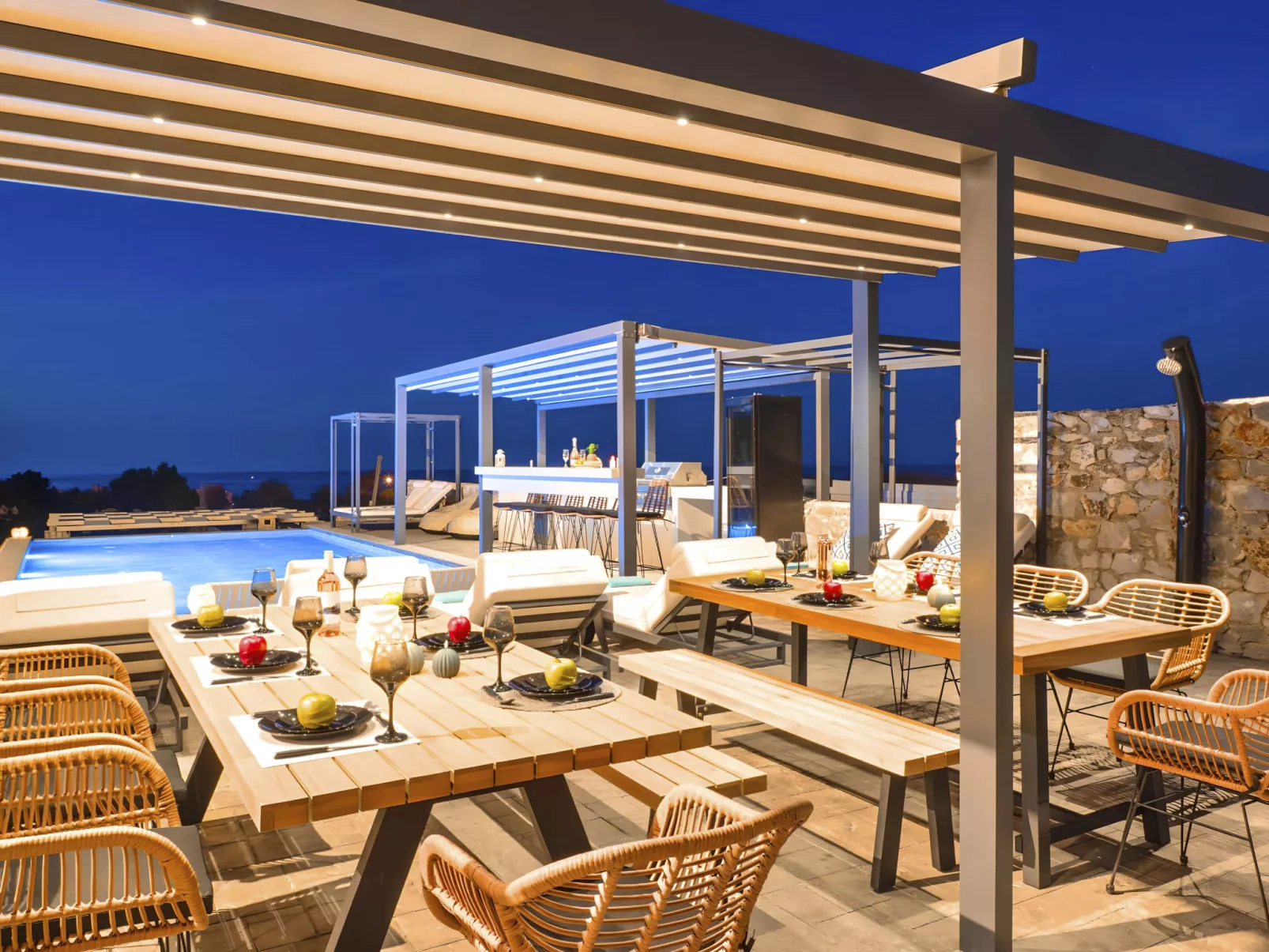 Grey Grand Villa Privater Pool