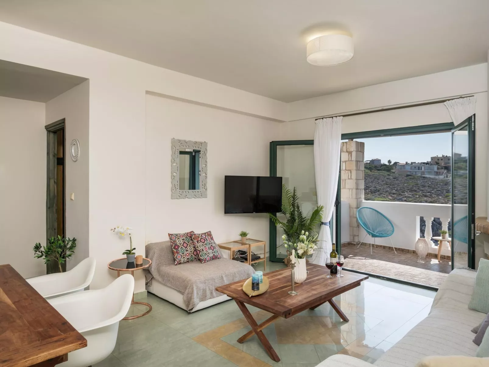 Luxuriöse Villa in Strandnähe mit Blick auf den privaten Pool-Image-tags.info