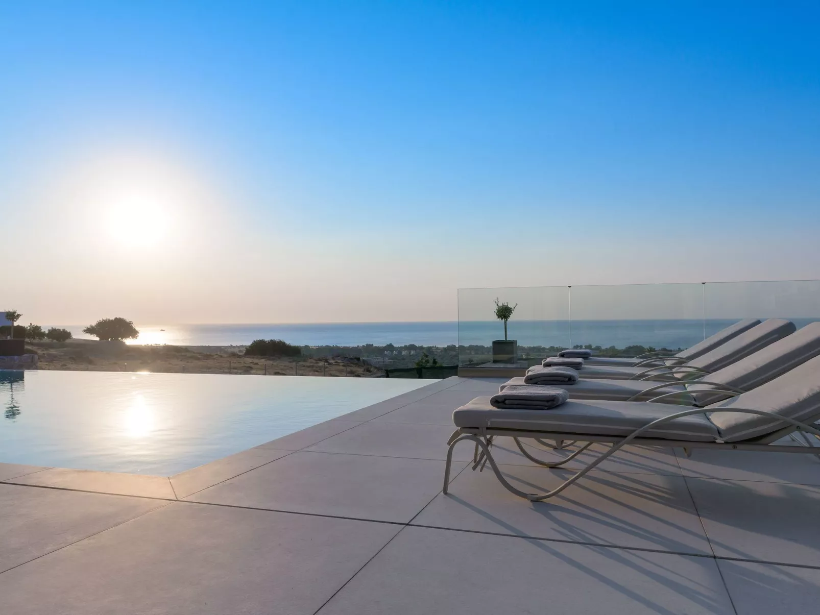 Wunderschöne Alav Pool Villa-Image-tags.info