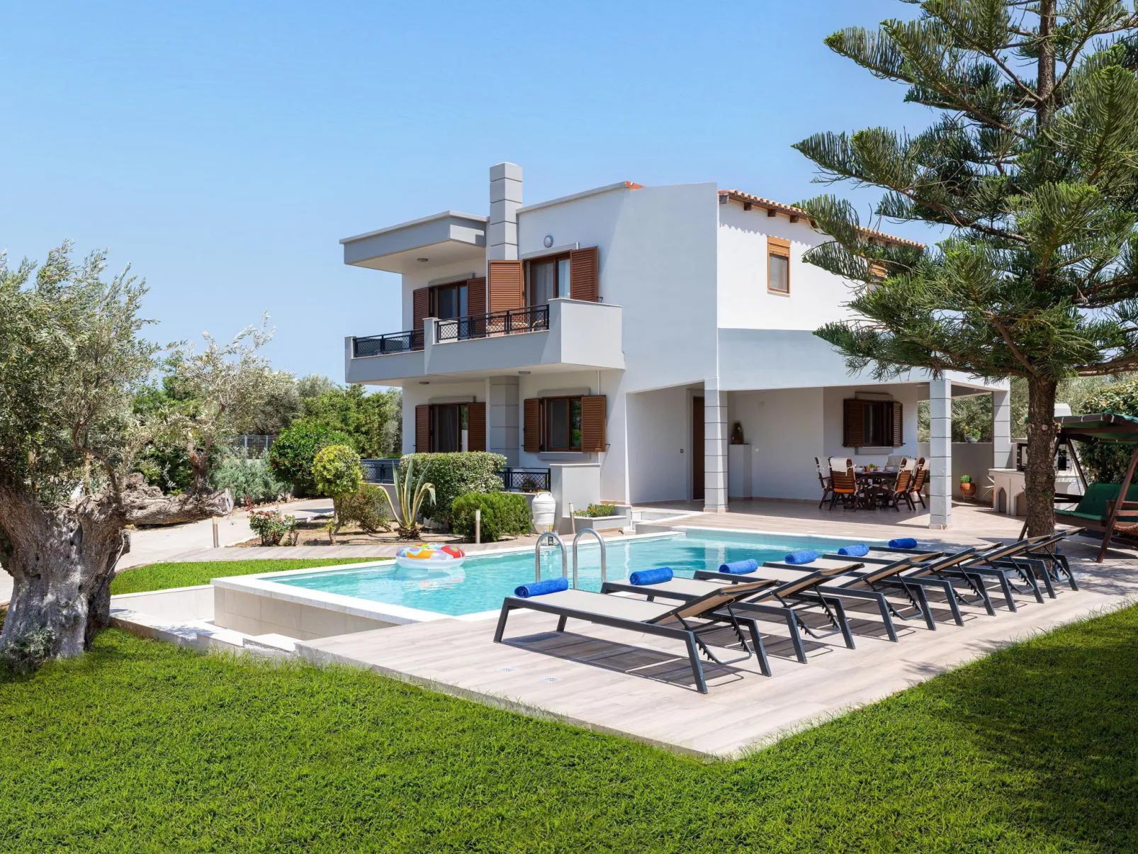 Villa Vergio in der Nähe des Strandes-Buiten