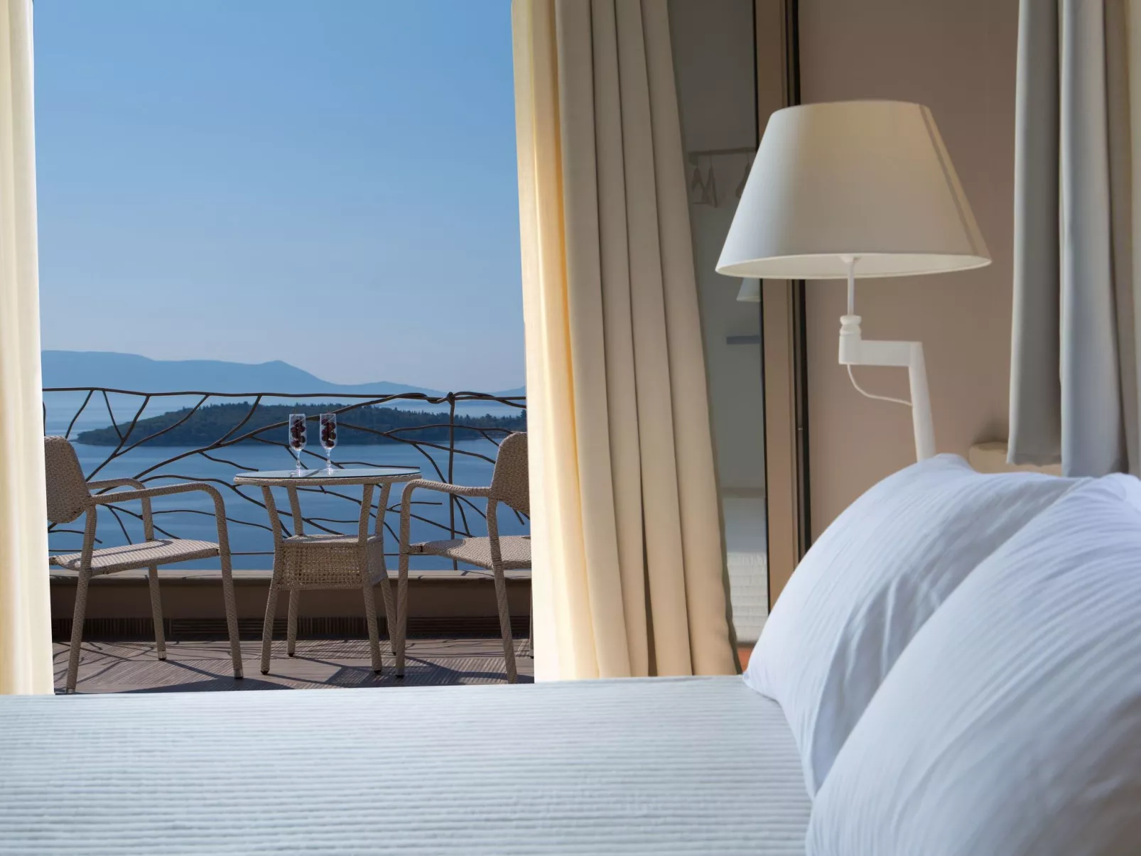 Für 6 Personen und 1 Kind in Perigiali