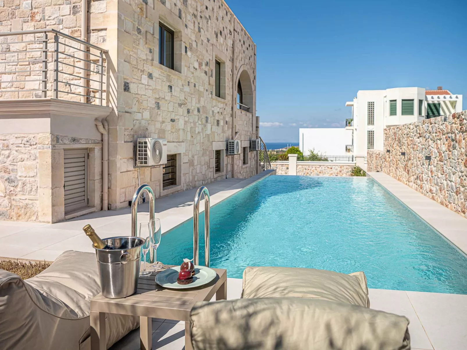 Luminus Arcus - Moderne Villa mit privatem Pool