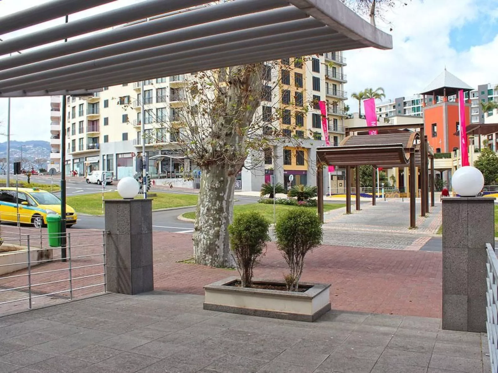 Modernes Terrassenapartment am Meer-Buiten