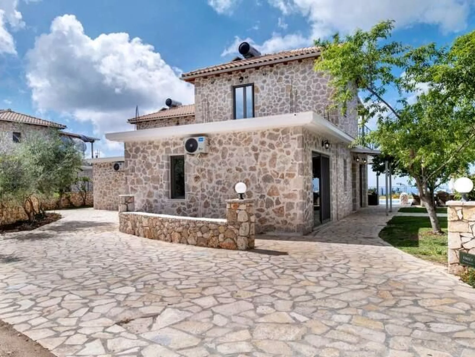 Luxuriöse Steinvilla Emily nahe dem Strand von Mylos