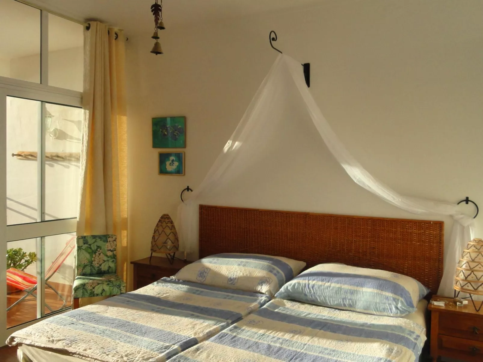 Appartement mit Aussicht auf das Wasser-Image-tags.info