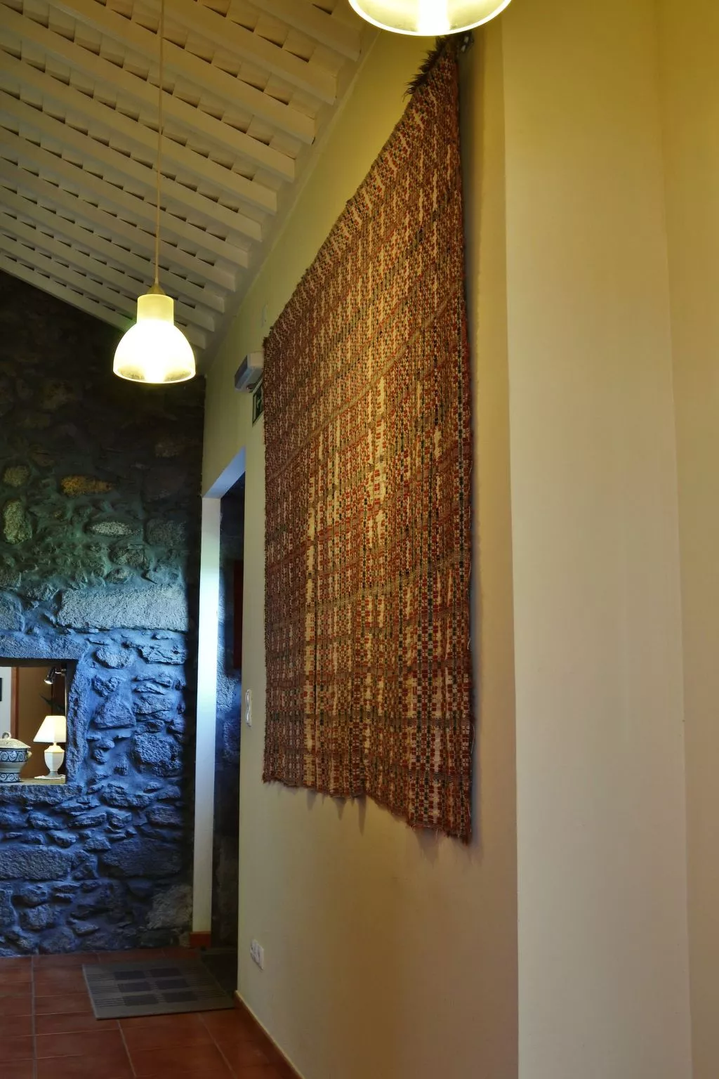 Casa da Fonte - Historisches Steinhaus auf den Azoren-Binnen