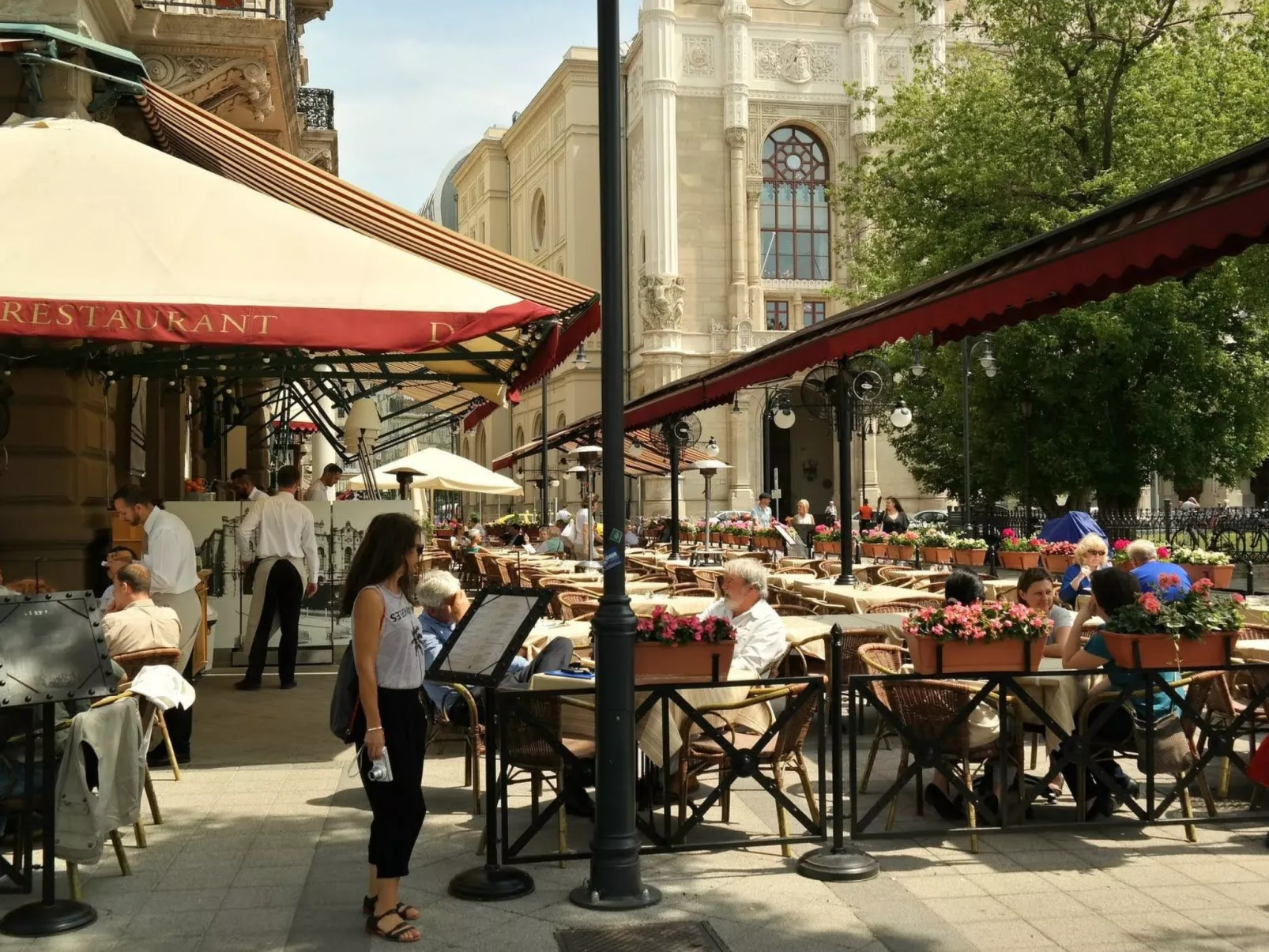 Moderne Ferienwohnung in Ujlipotvaros mit Garten-Buiten