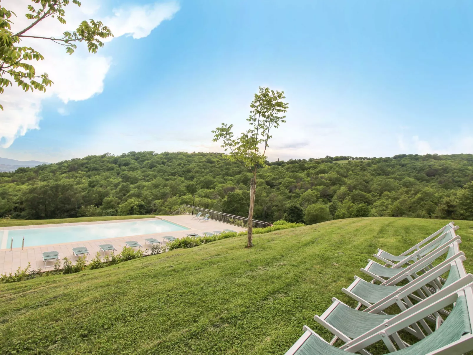 Villa Cantone mit beheiztem Pool-Buiten