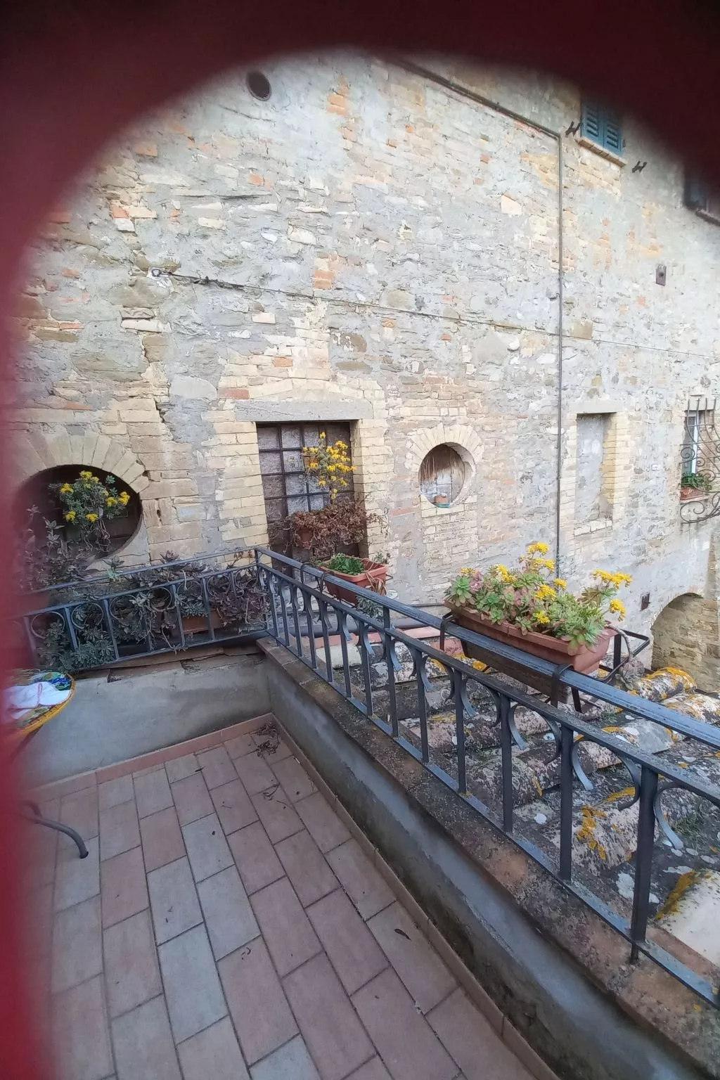 Rustikale Eleganz mit Blick auf die umbrische Landschaft-Buiten