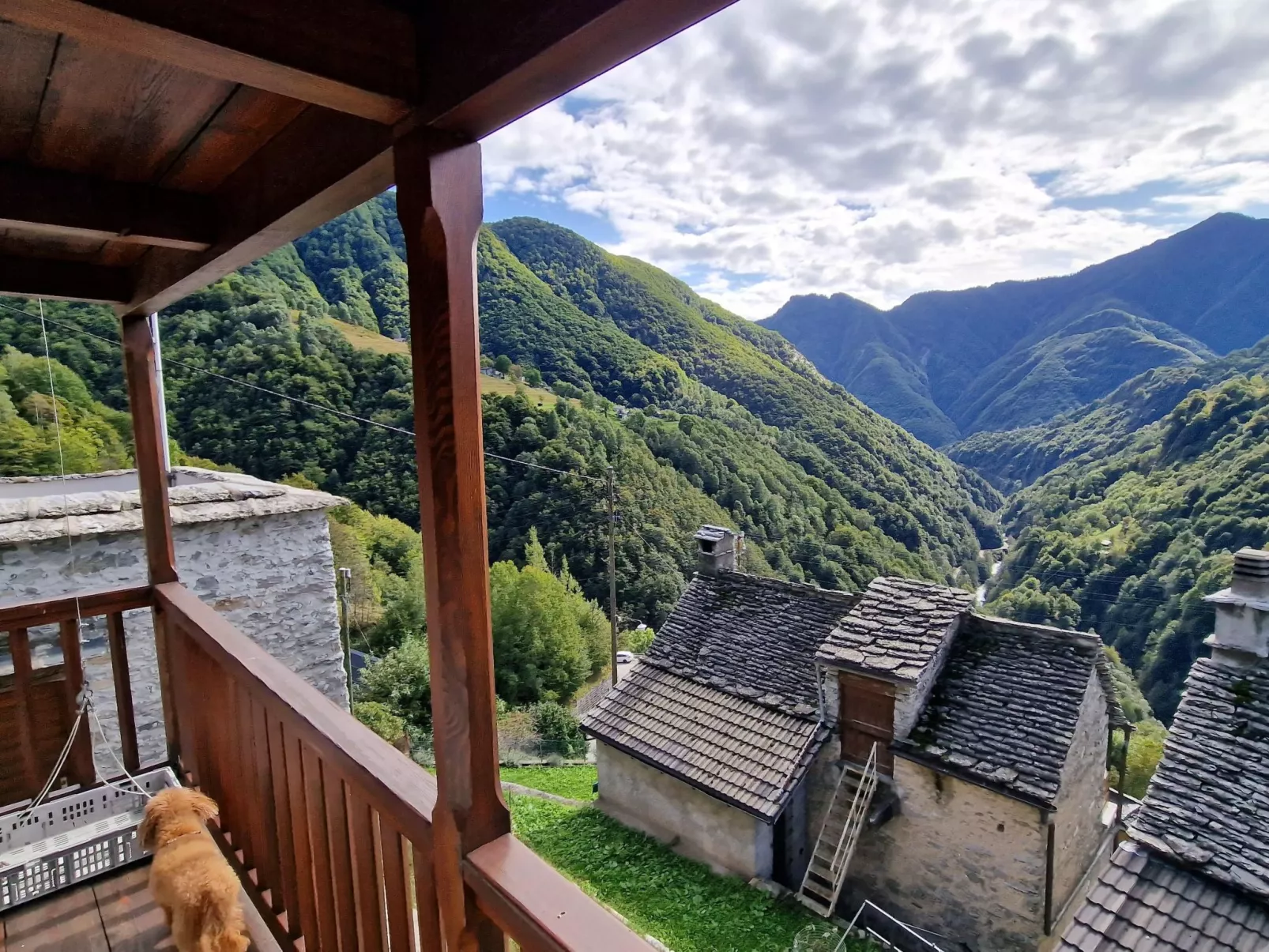 Chalet in den sonnigen Schweizer Südalpen