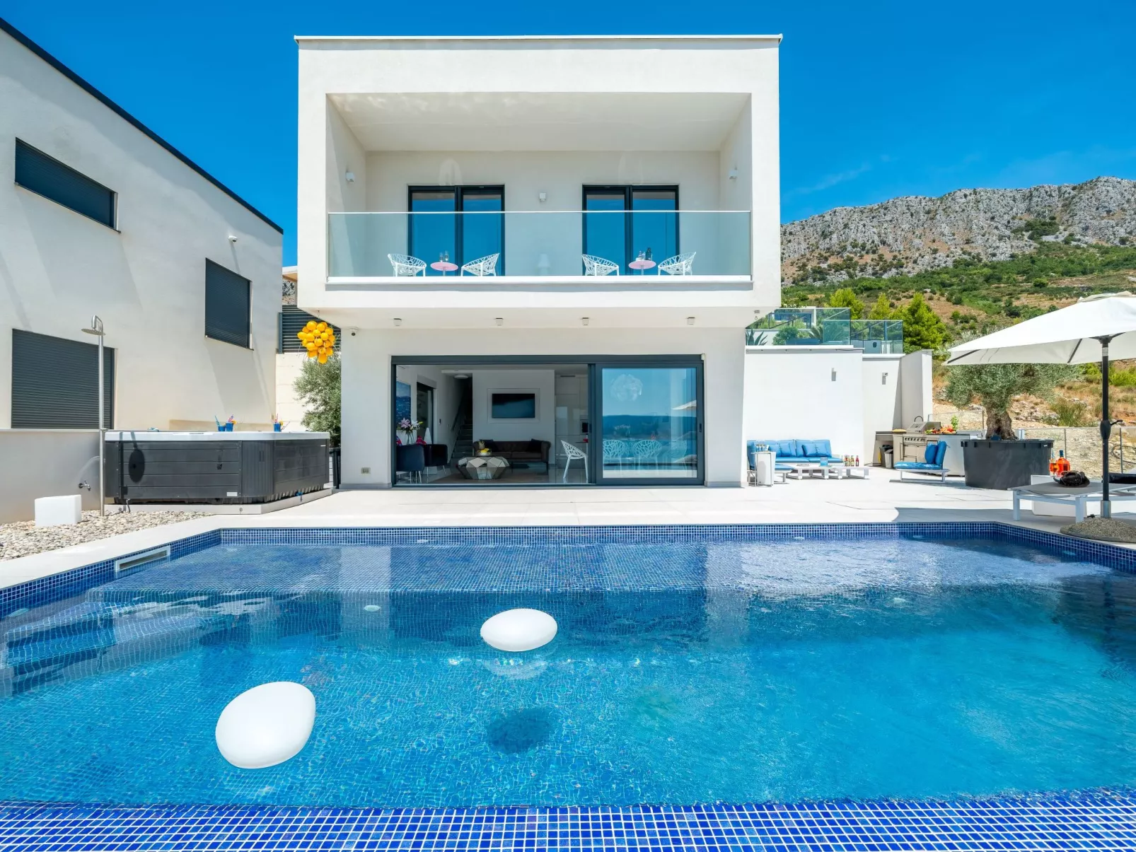 Boutique Villa Fay-Buiten