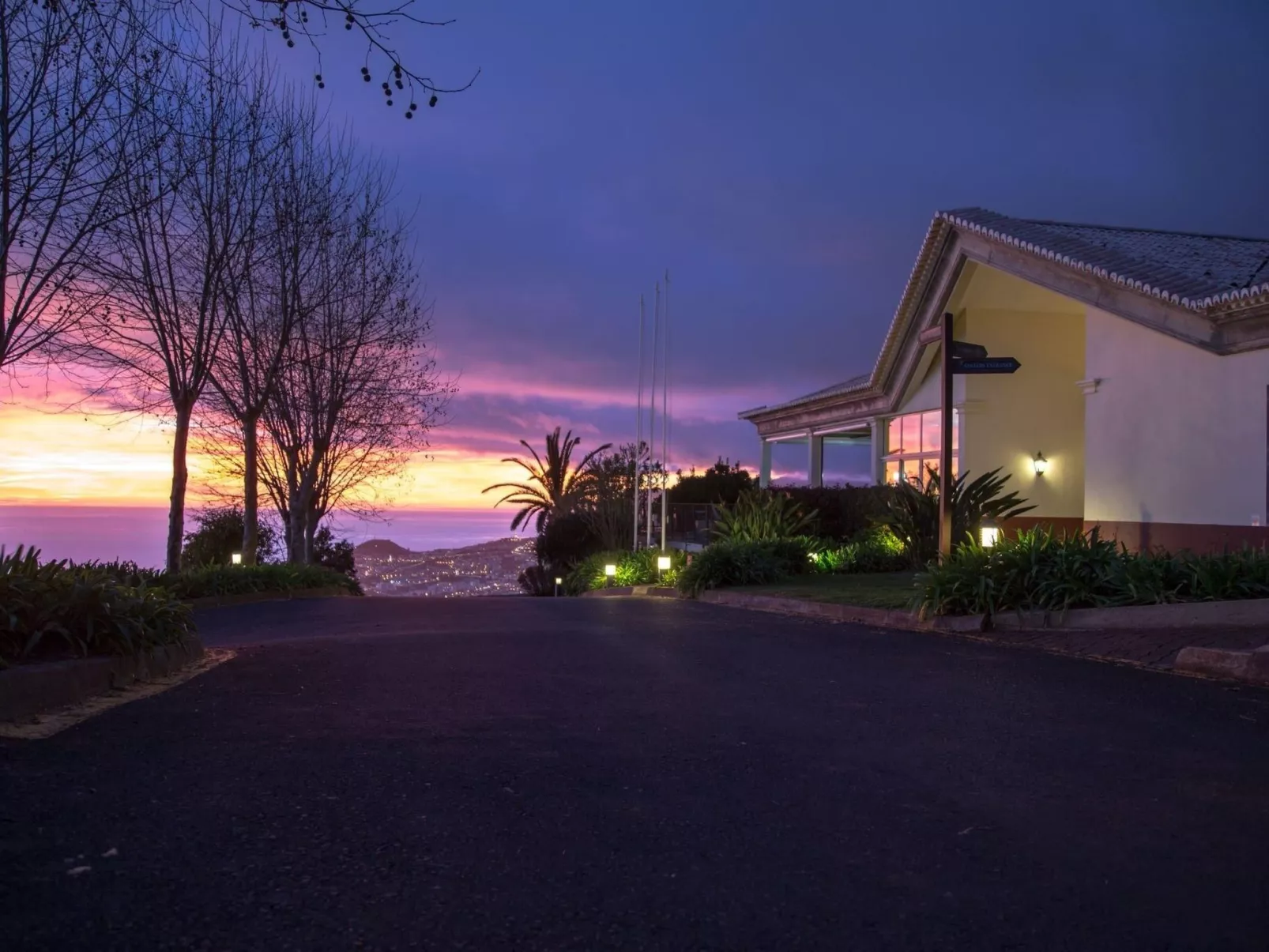 Schönes Ferienhaus in Sao Goncalo mit Privatem Pool-Buiten