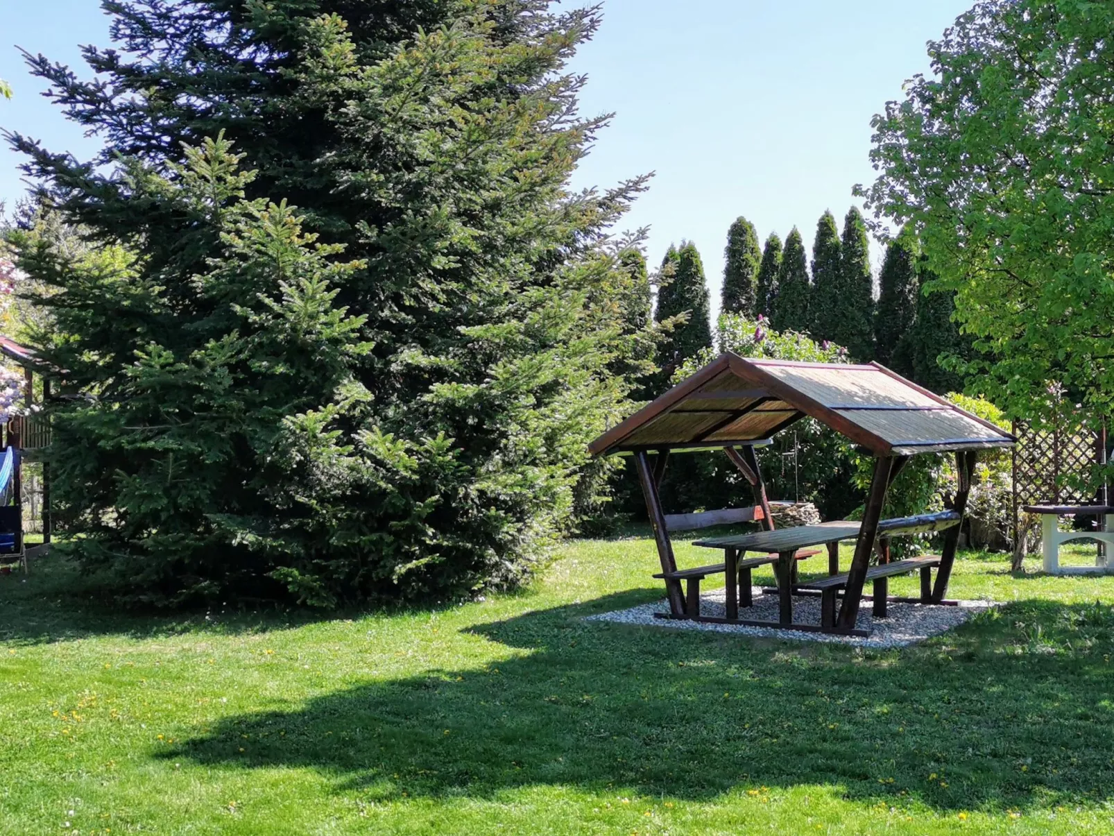 Stimmungsvolle Ferienwohnung mit großem Garten