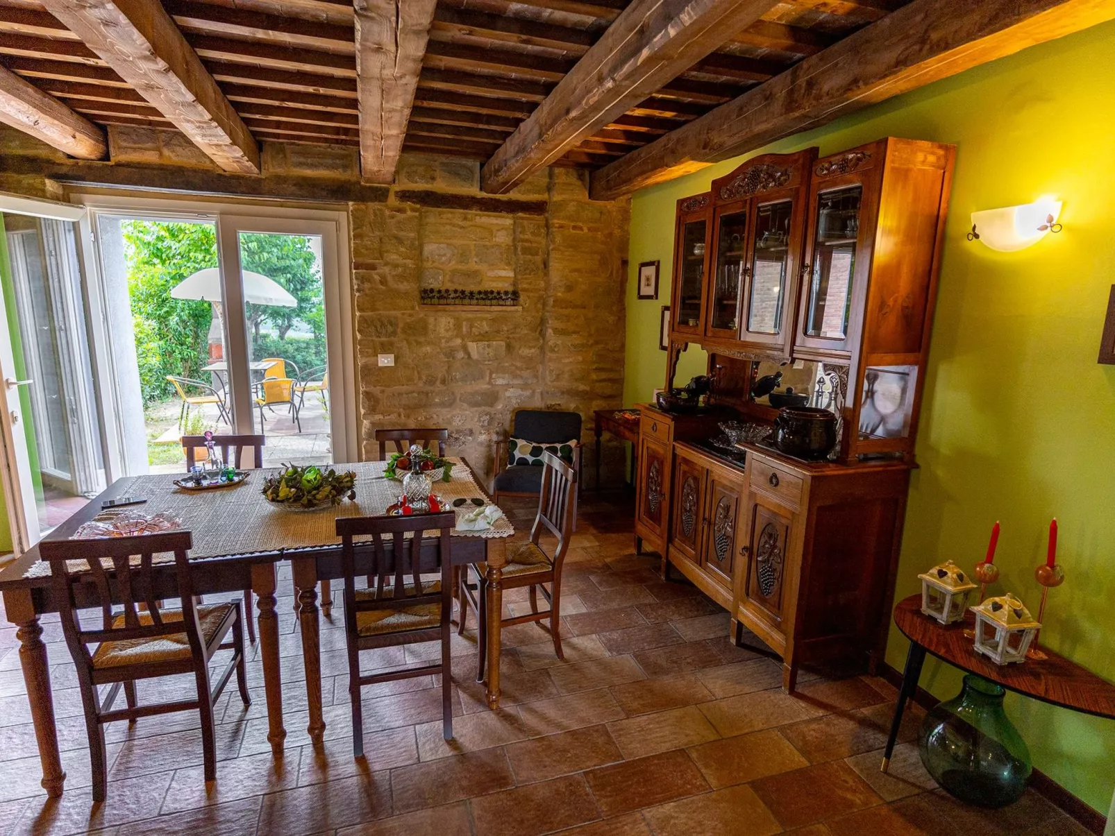 Nespolo' Wohnung mit Gemeinschaftspool-Binnen