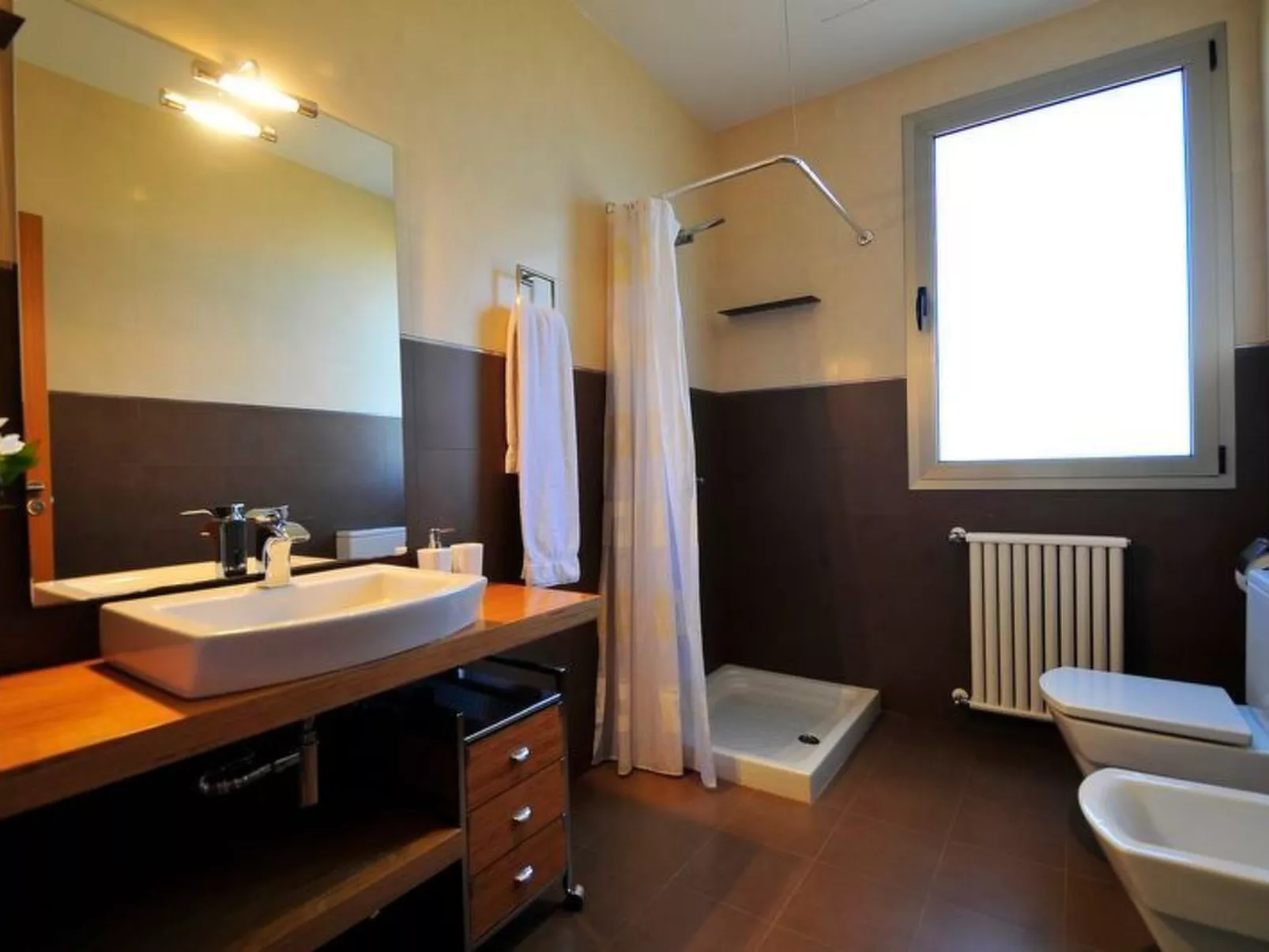 Schönes modernes Ferienhaus C84MLL-Image-tags.info