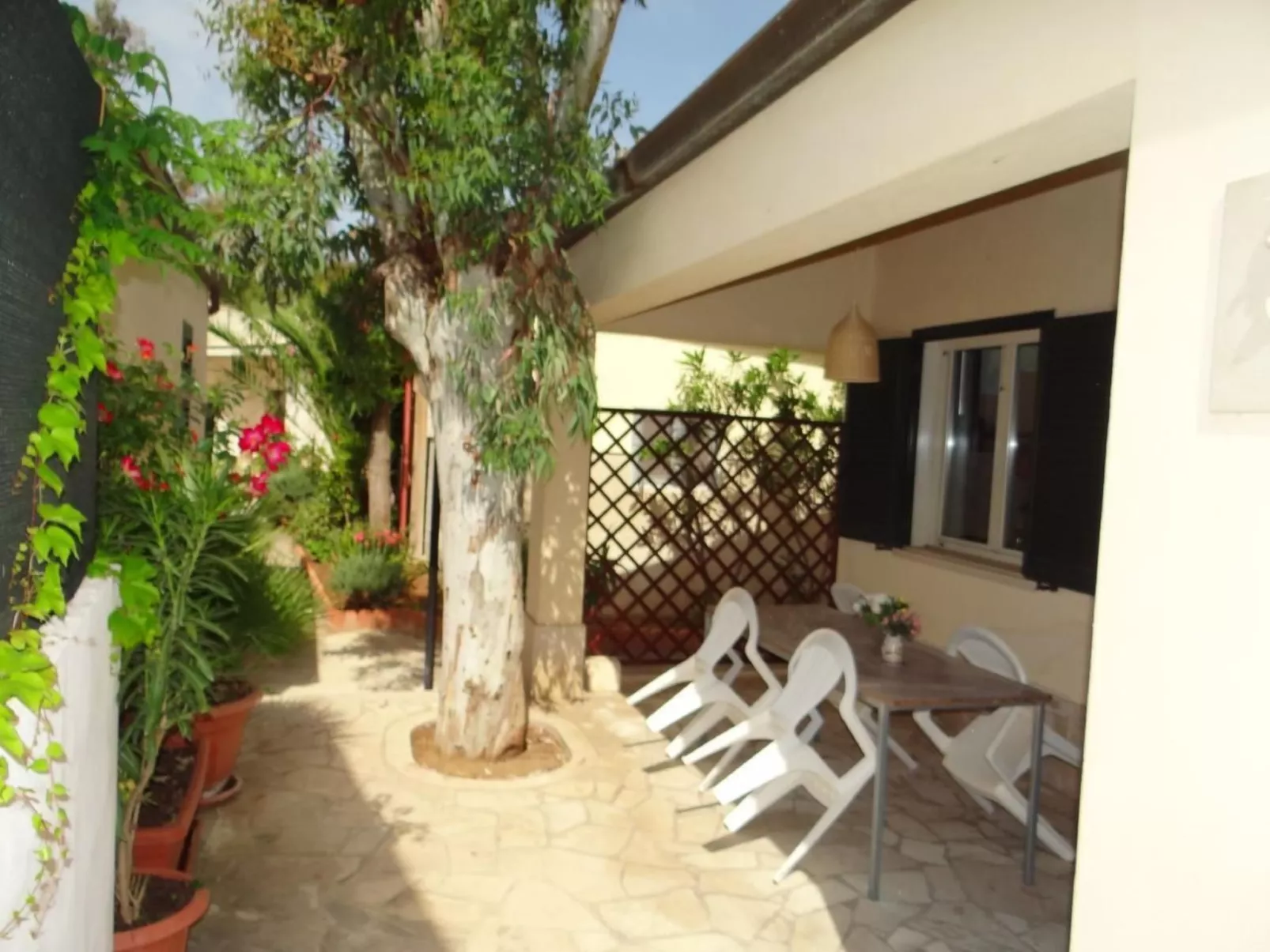 Schöner zentraler Bungalow direkt am Sandstrand auf Sizilien