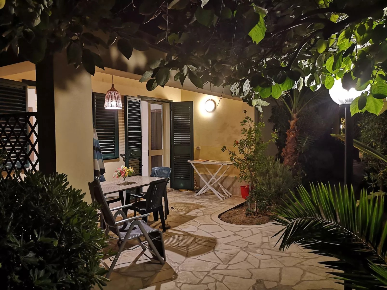 Schöner zentraler Bungalow direkt am Sandstrand auf Sizilien