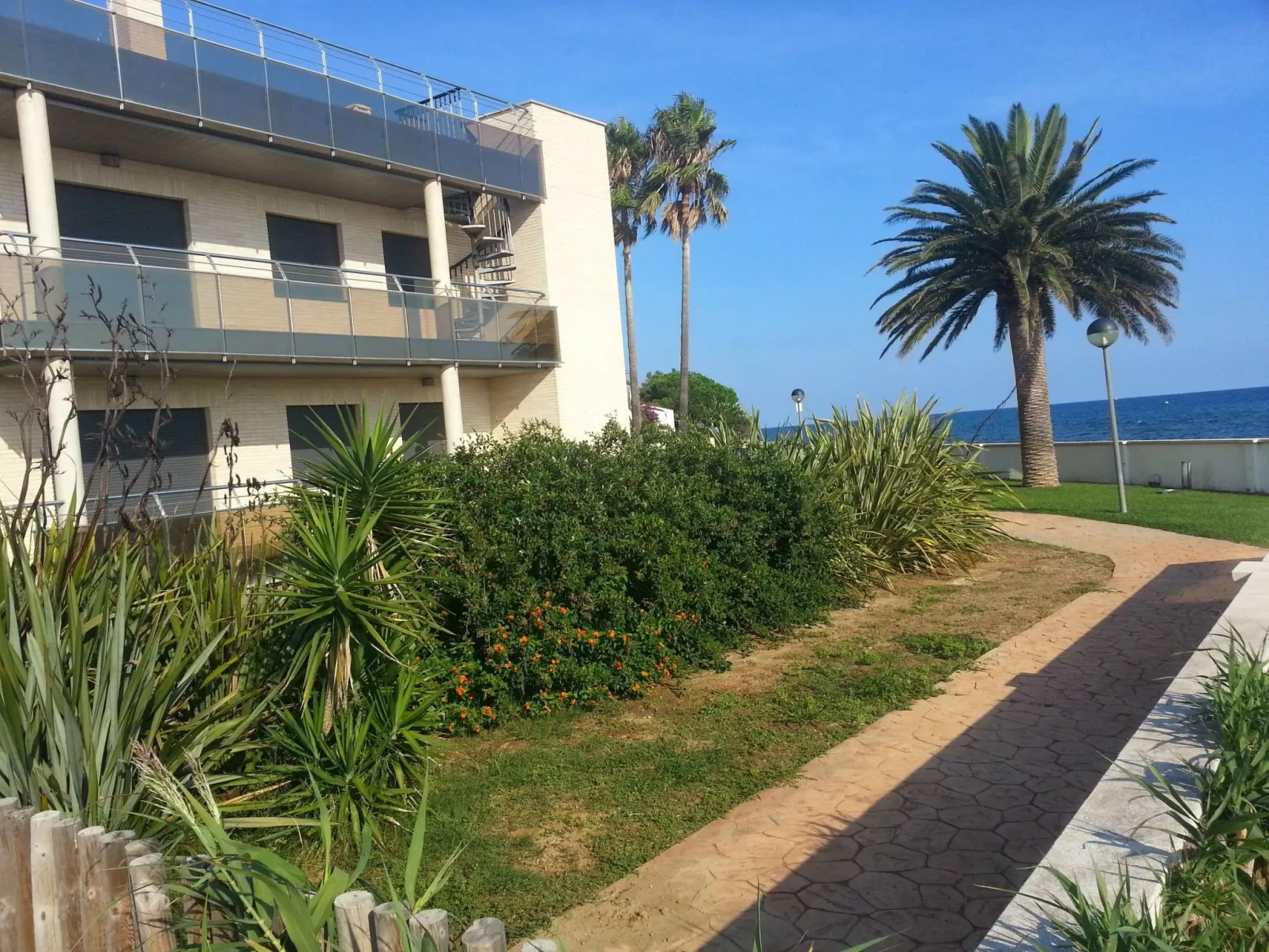 LUXUS APPARTMENT MIT MEERSICHT AUS DER TERRASSE