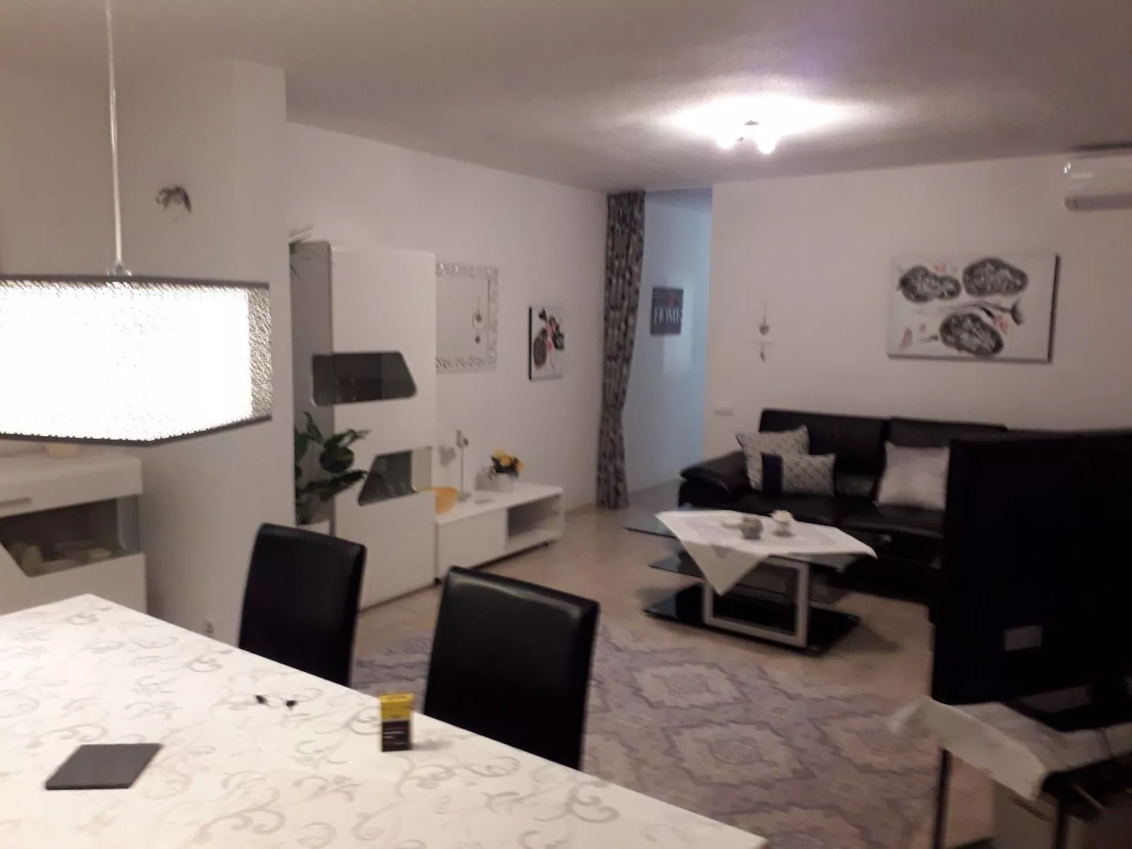 Esmeralda-Image-tags.info