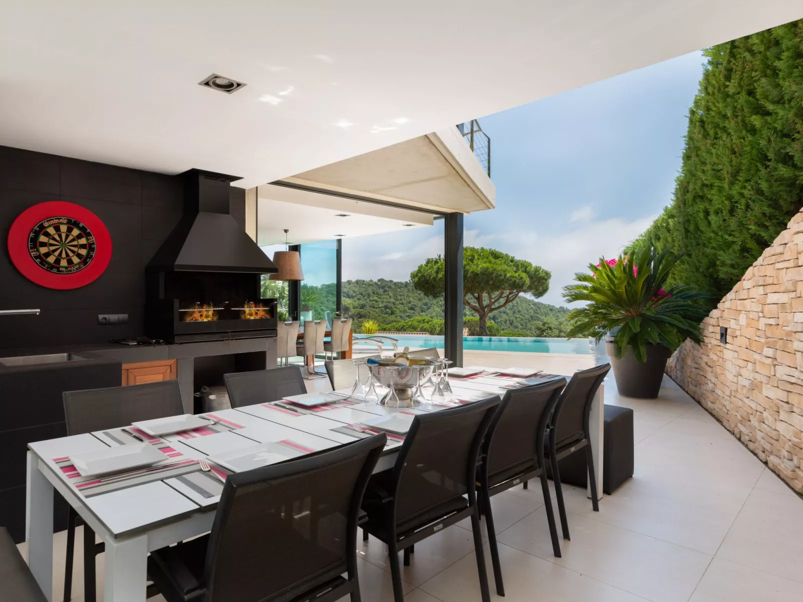 Luxuriöse Villa mit fantastischem Meerblick und Pool-Buiten