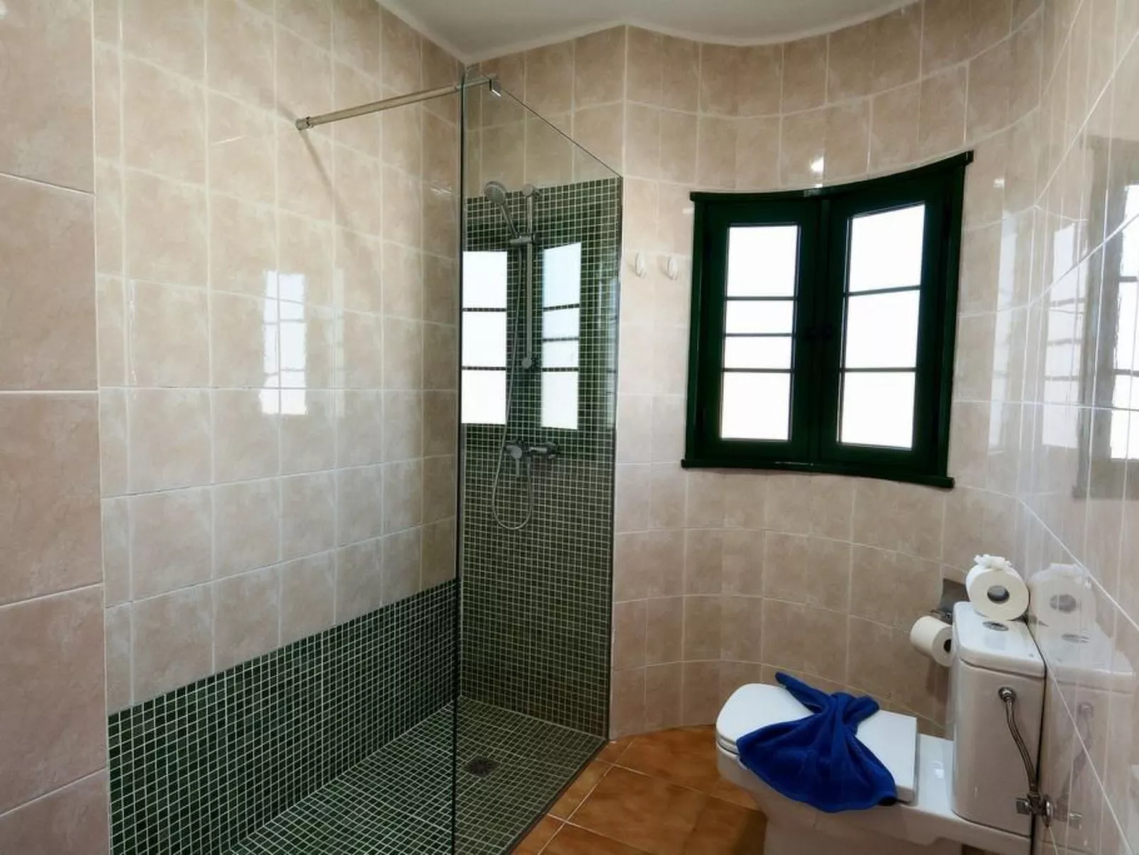 Wohnung mit Terrasse für 2 Erwachsene und 1 Kind