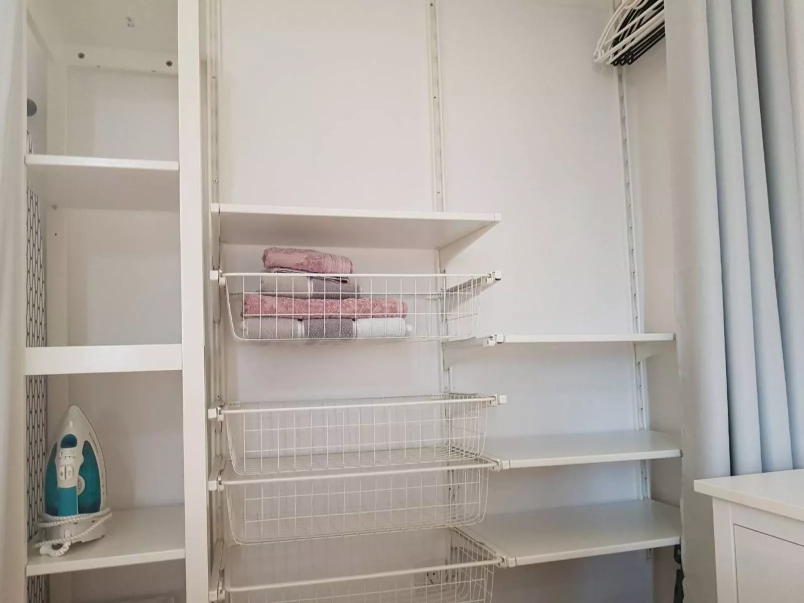 Komfortable Wohnung, Wifi, am Pool-Image-tags.info