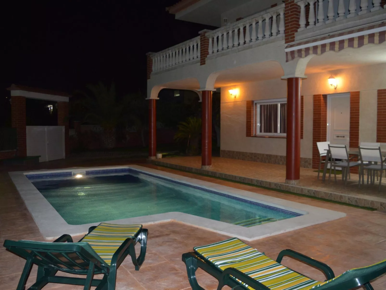 Chalet 'Vista Cunit' mit privatem Pool-Image-tags.info