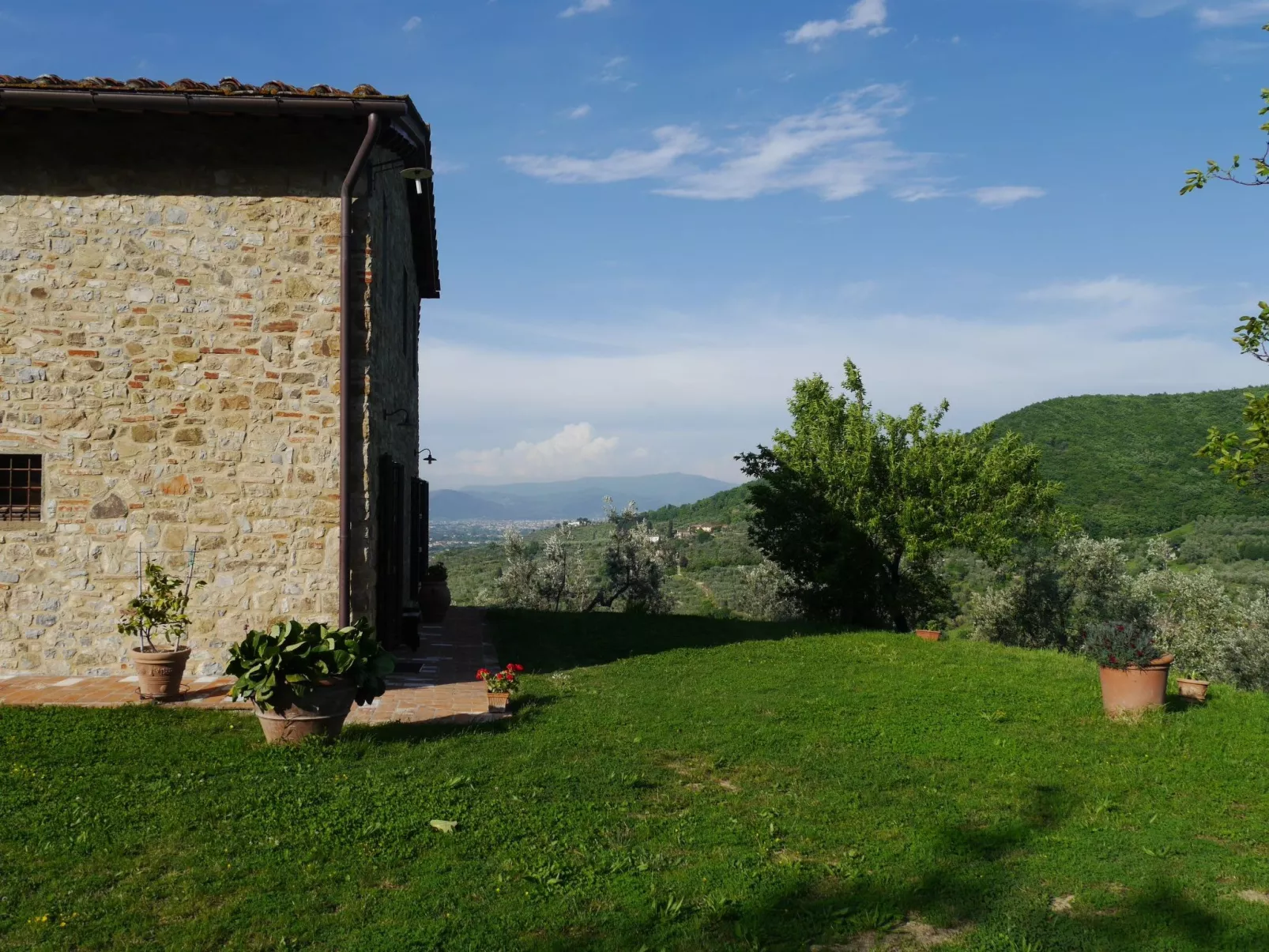 In Quarrata mit Großem Garten-Buiten