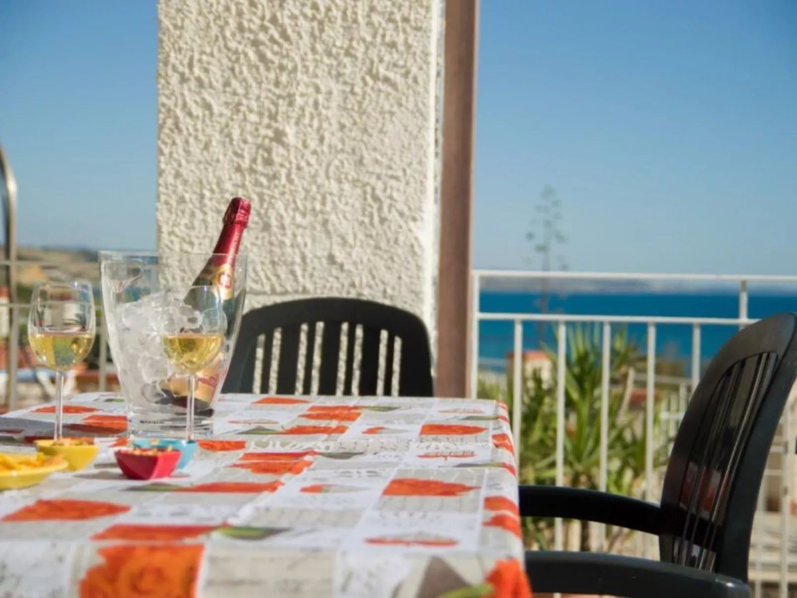 Ruhige Ferienwohnung in Sciacca mit Grill und Terrasse und Meerblick