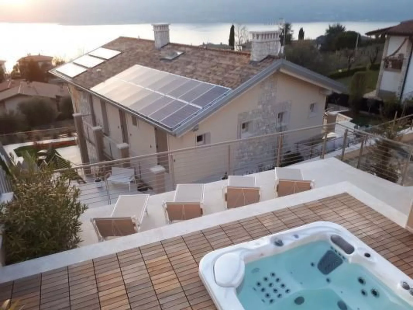 Flacher Sonnenuntergang