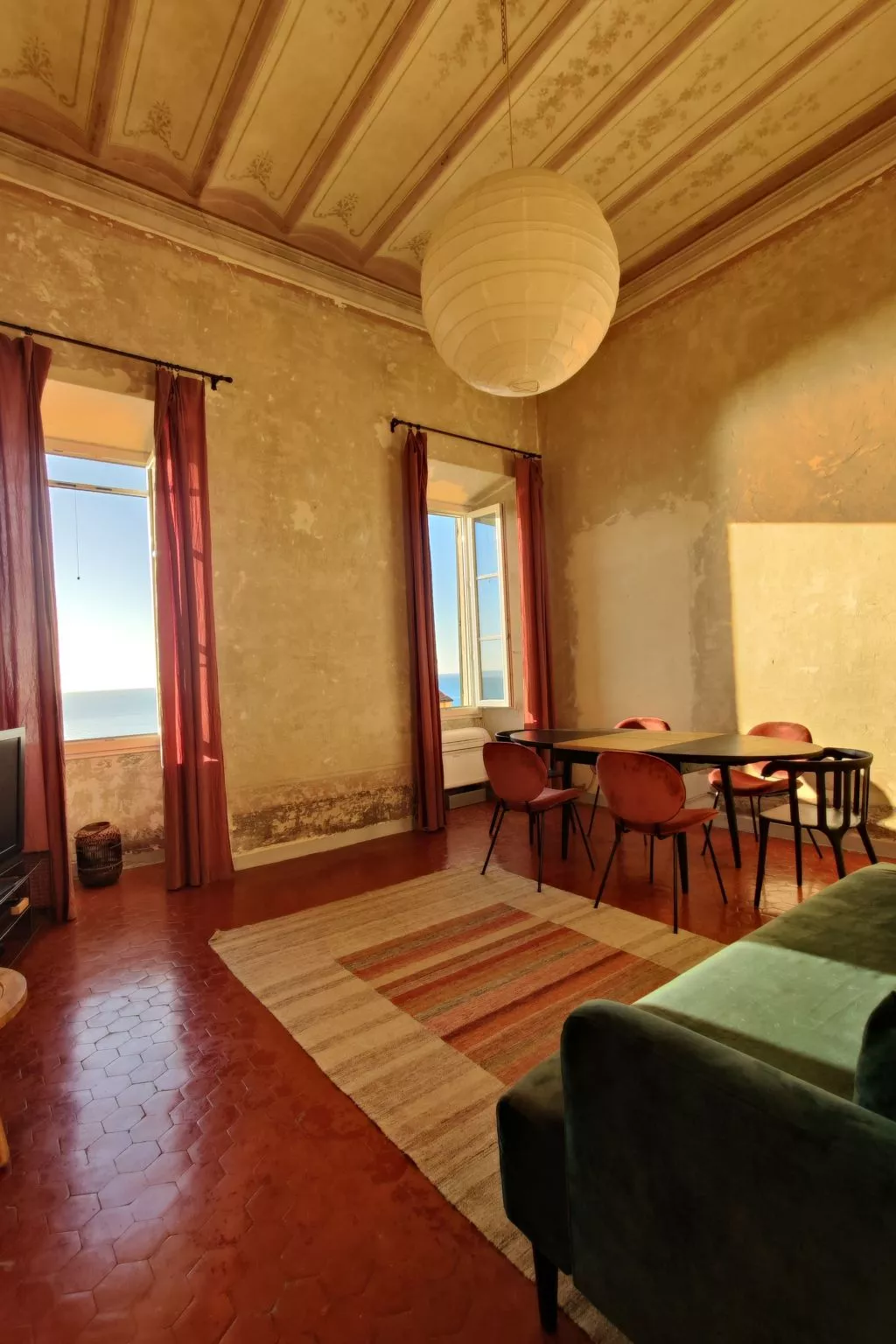 Elegantes historisches Apartment mit herrlichem Meerblick