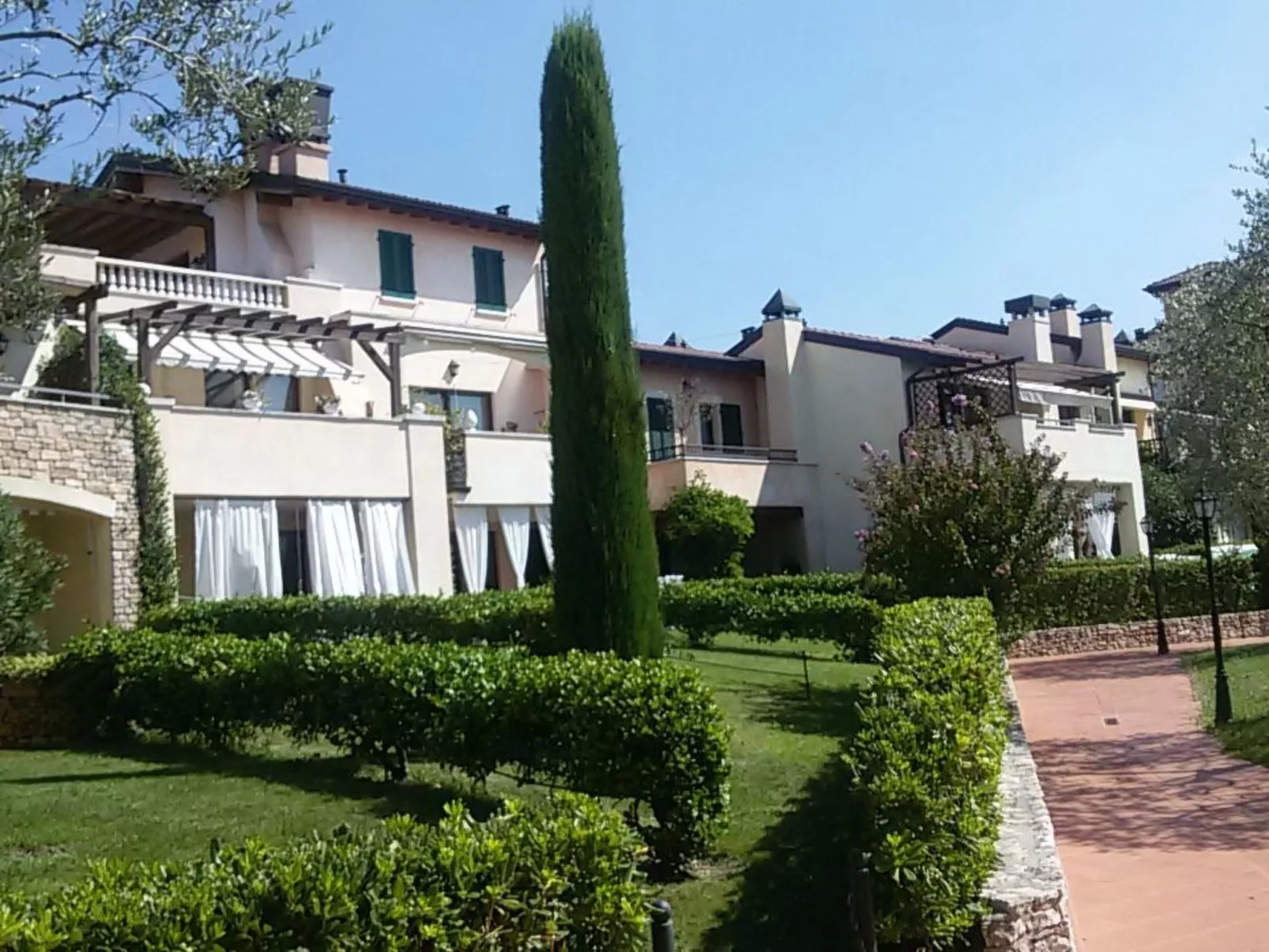 Wohnung mit Terrasse-Buiten