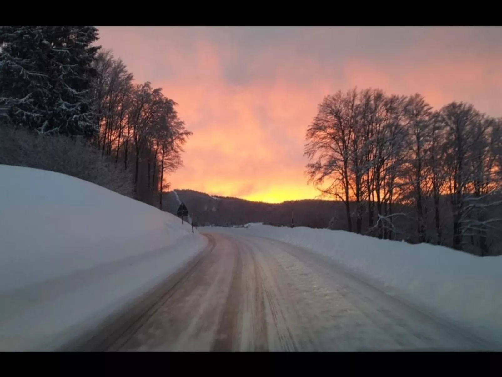 Berghütte mit Wasserblick-Buiten