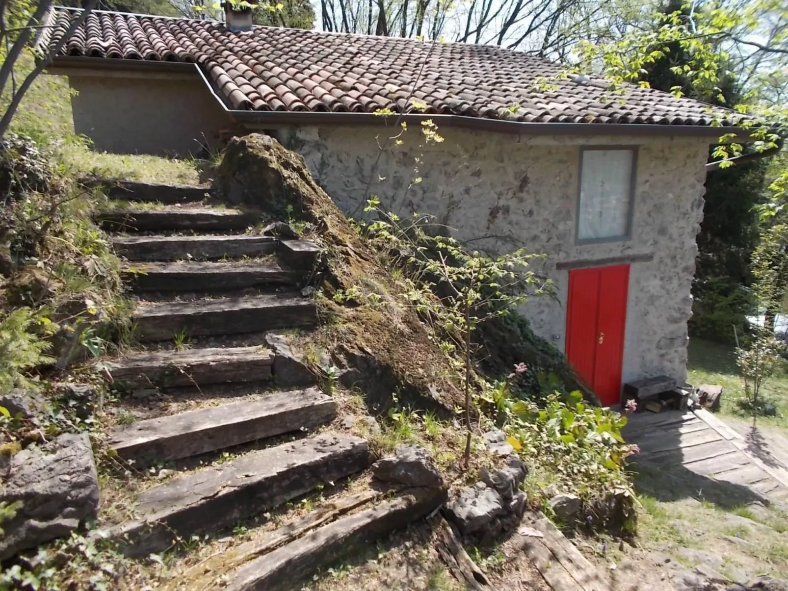 Niederwaldhaus in Solto Collina-Buiten