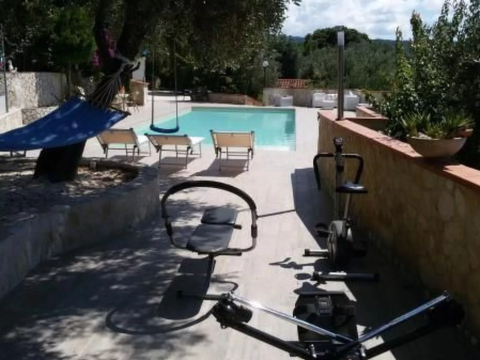 Mit Garten und Kinderschwimmbad-Image-tags.info