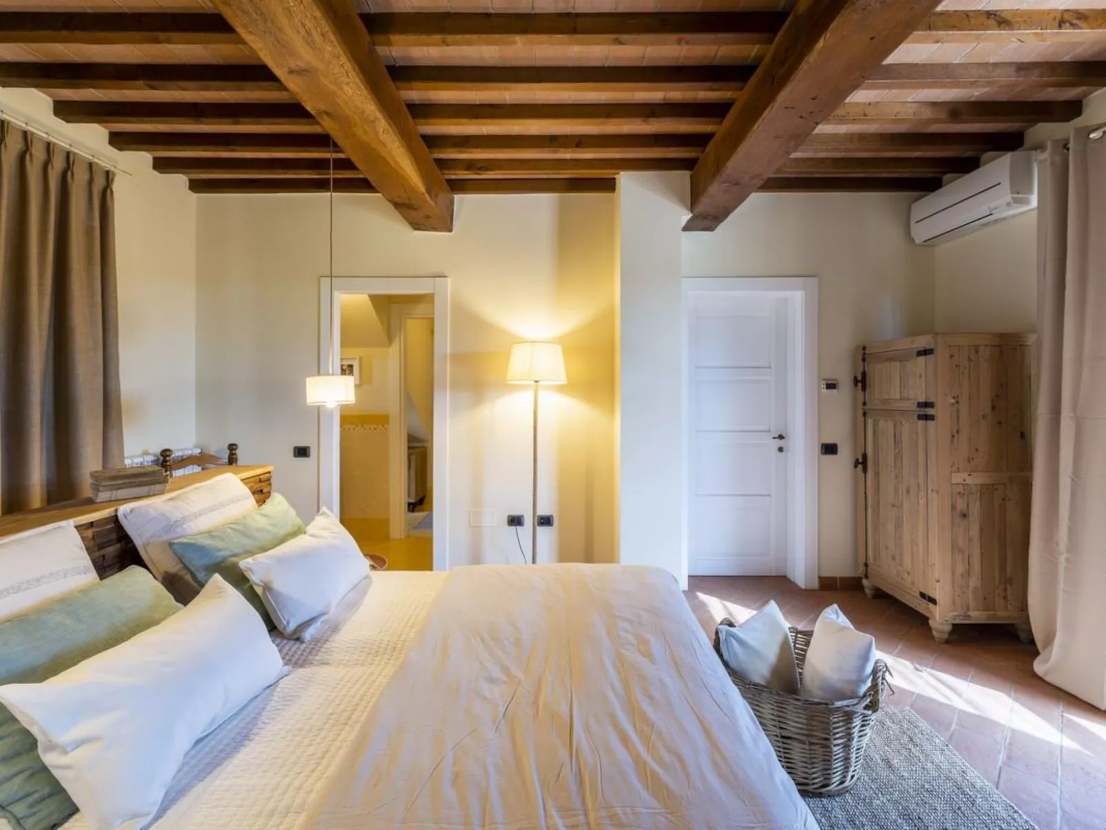 Wunderschöne Villa mit privatem Pool und Whirlpool-Image-tags.info